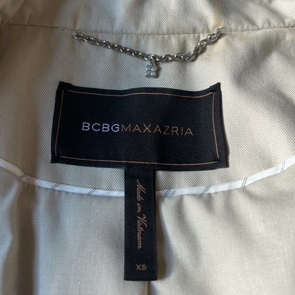 **SOLD** BCBGMaxazria Cropped Tan Belted Trench Coat Jacket - Picture 10 of 10